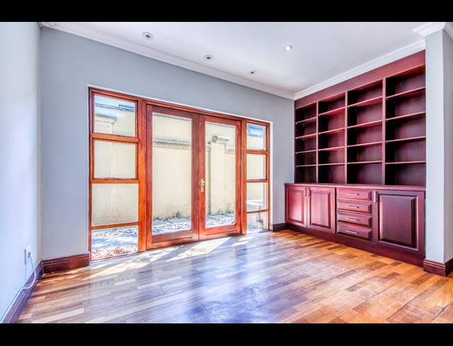 4 BEDROOM HOUSE TO LET IN HOUGHTON ESTATE